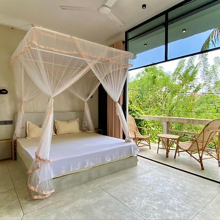 Lotus Surf House Hotel Midigama East Exterior photo