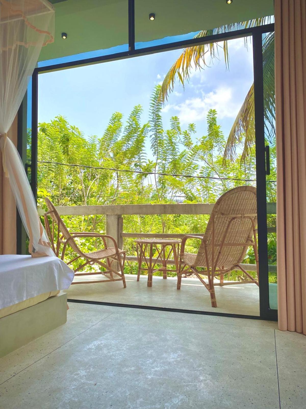 Lotus Surf House Hotel Midigama East Exterior photo