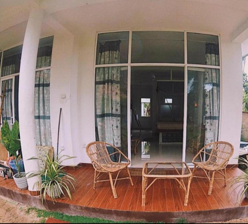Lotus Surf House Hotel Midigama East Room photo