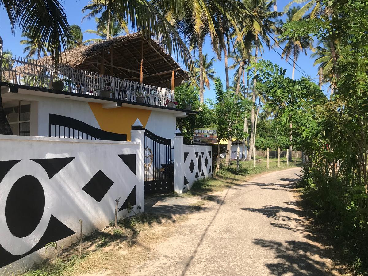 Lotus Surf House Hotel Midigama East Exterior photo